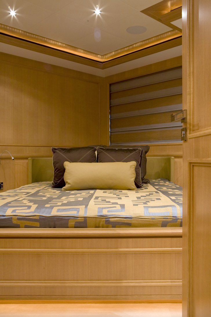 Forward Starboard Cabin